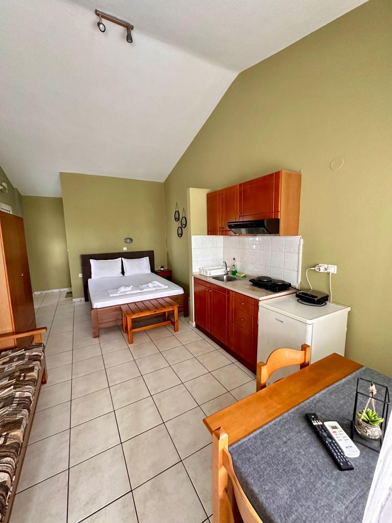 Artemis Hotel Apartments Керамоти Экстерьер фото